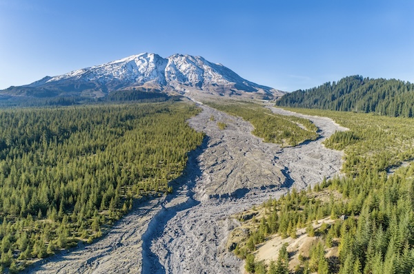 Mount St. Helens by Bill Perry - Fotolia.com