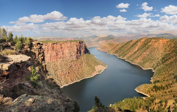 Flaming Gorge by Lee Prince - Fotolia.com